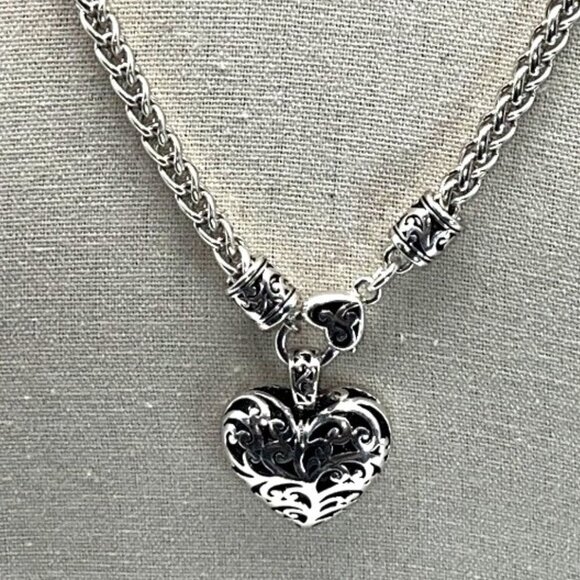 Vintage Silver Heart Pendant Necklace With Ornate Detailing 10” Long - Picture 2 of 5